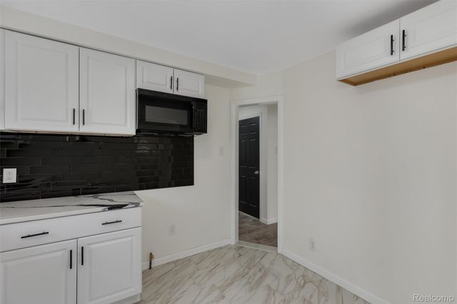 19477 Prest Street, Detroit, MI 48235