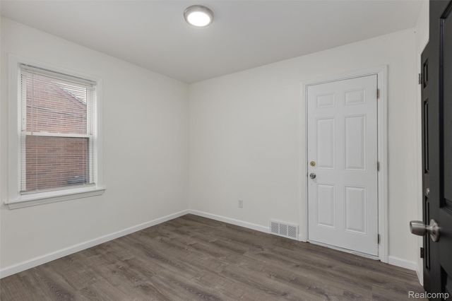 19477 Prest Street, Detroit, MI 48235