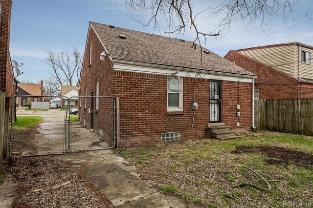 19477 Prest Street, Detroit, MI 48235