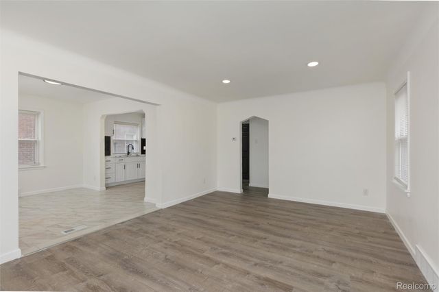 19477 Prest Street, Detroit, MI 48235