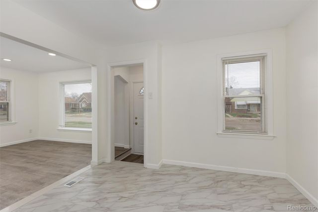 19477 Prest Street, Detroit, MI 48235