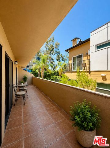 350 Burchett Street 111, Glendale, CA 91203