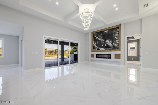 313 SE 2nd ST, Cape Coral, FL 33990