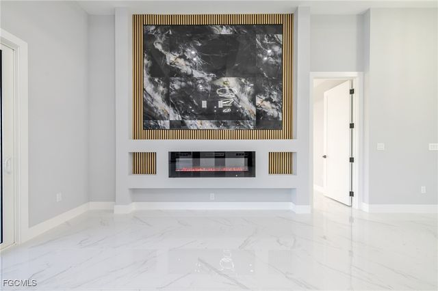 313 SE 2nd ST, Cape Coral, FL 33990