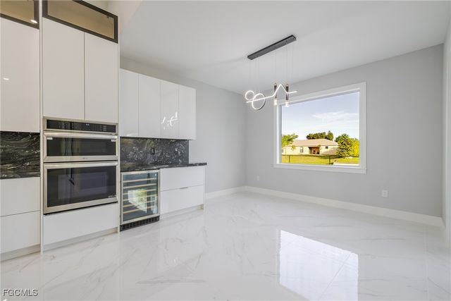 313 SE 2nd ST, Cape Coral, FL 33990