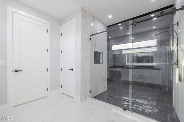 313 SE 2nd ST, Cape Coral, FL 33990