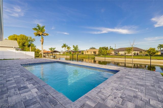 313 SE 2nd ST, Cape Coral, FL 33990