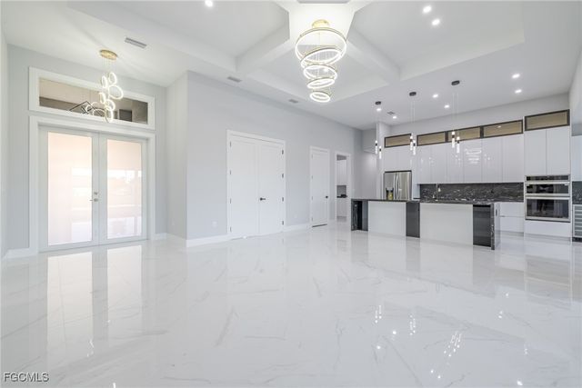 313 SE 2nd ST, Cape Coral, FL 33990