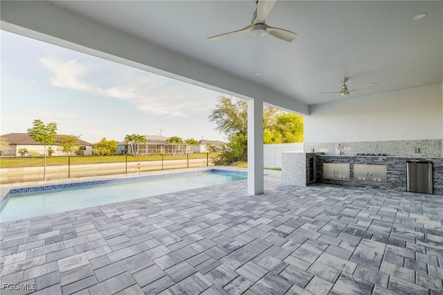 313 SE 2nd ST, Cape Coral, FL 33990