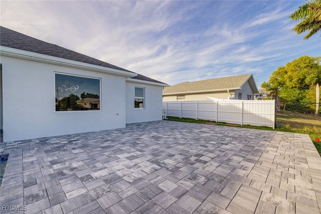 313 SE 2nd ST, Cape Coral, FL 33990
