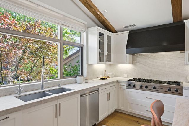 1485 Oak Rim Drive, Hillsborough, CA 94010