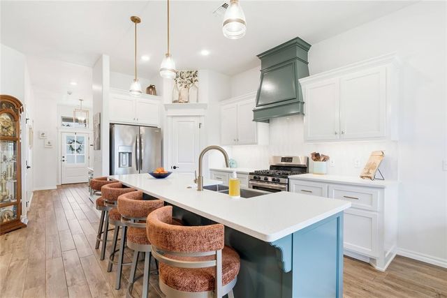18712 Austin Place, Edmond, OK 73012