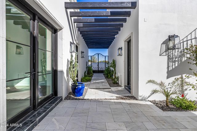 1480 E RAVEN Court, Gilbert, AZ 85297