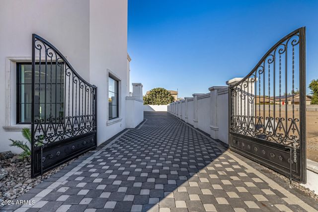 1480 E RAVEN Court, Gilbert, AZ 85297