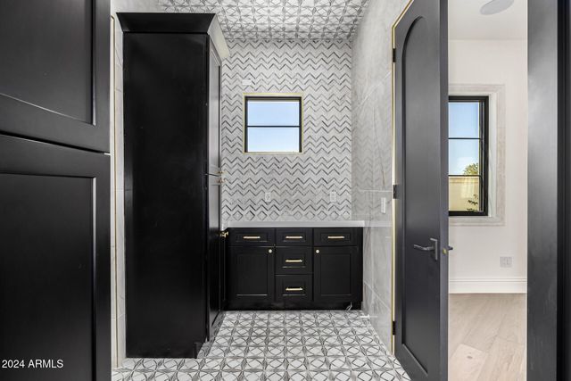 1480 E RAVEN Court, Gilbert, AZ 85297