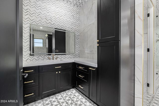 1480 E RAVEN Court, Gilbert, AZ 85297