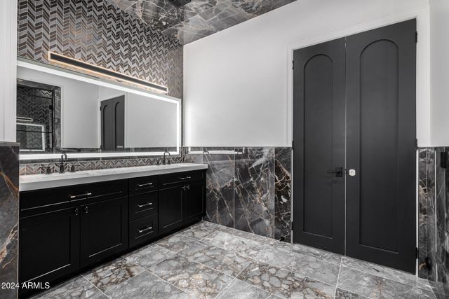 1480 E RAVEN Court, Gilbert, AZ 85297