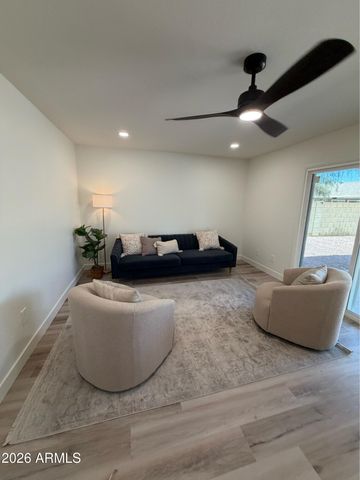1252 W Kilarea Avenue, Mesa, AZ 85202