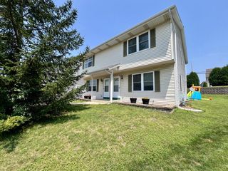1307 Falls COURT #1309, Waukesha, WI 53186