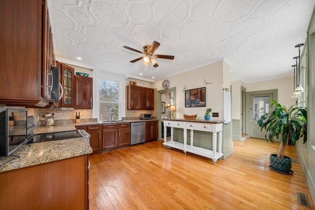 47 Highland Ave, Haverhill, MA 01830
