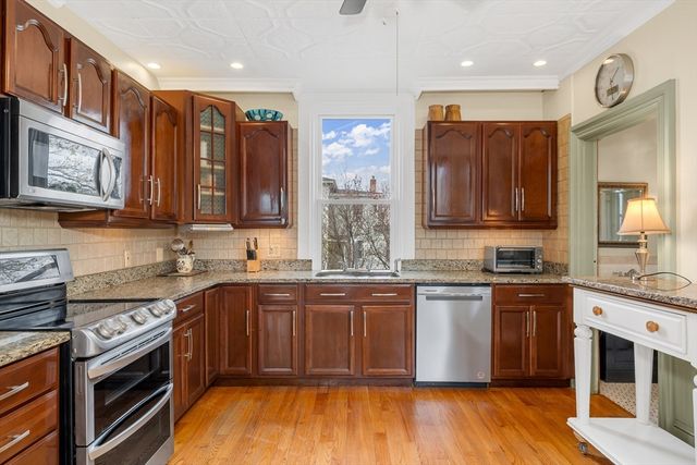47 Highland Ave, Haverhill, MA 01830