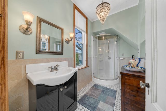 47 Highland Ave, Haverhill, MA 01830