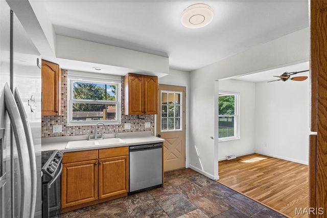 420 Canary Lane, St Charles, MO 63301