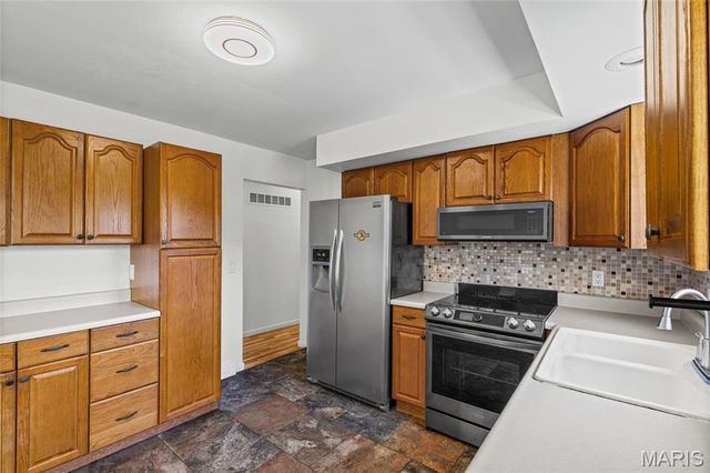 420 Canary Lane, St Charles, MO 63301