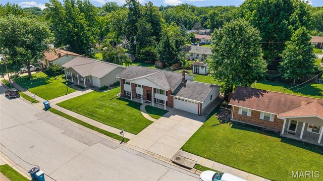 420 Canary Lane, St Charles, MO 63301