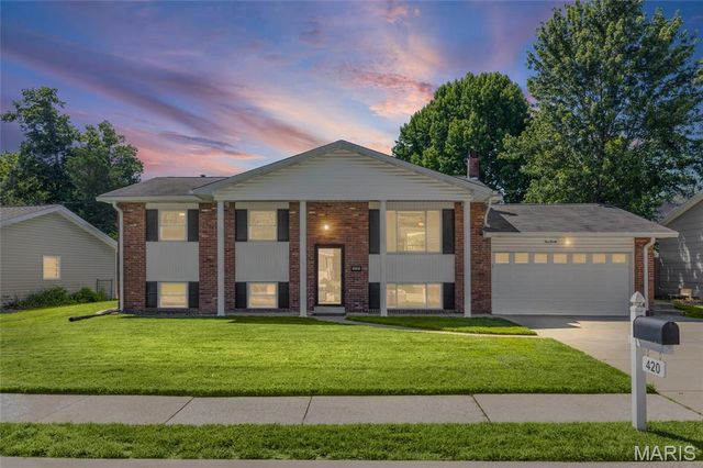 420 Canary Lane, St Charles, MO 63301