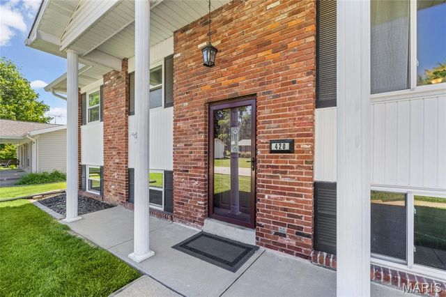 420 Canary Lane, St Charles, MO 63301