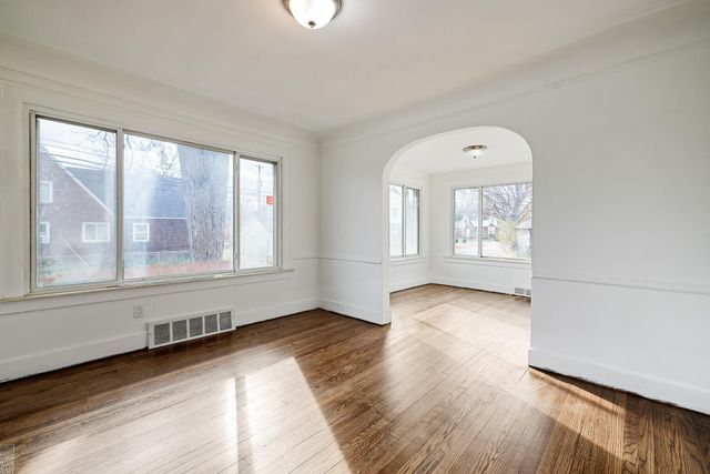 5203 Devonshire Road, Detroit, MI 48224