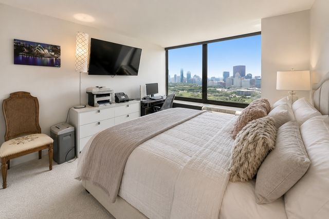 155 N Harbor Drive 3102, Chicago, IL 60601