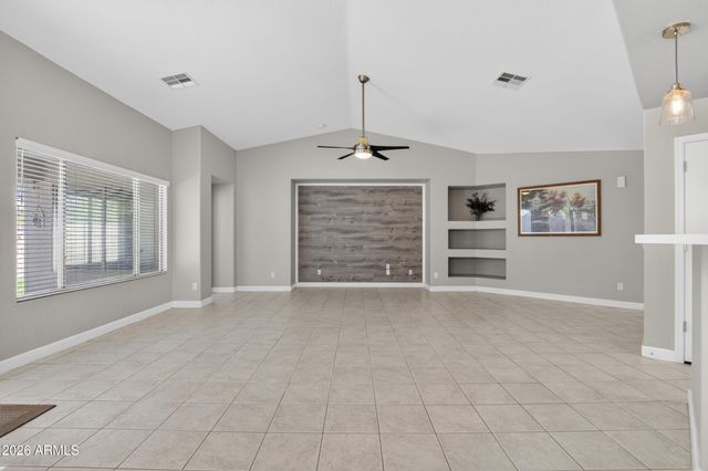 2560 W MERICREST Way, San Tan Valley, AZ 85144