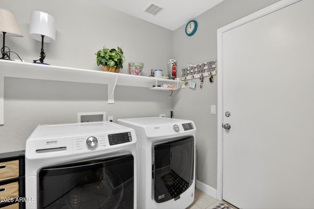 2560 W MERICREST Way, San Tan Valley, AZ 85144