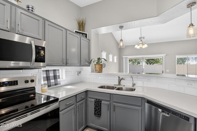 2560 W MERICREST Way, San Tan Valley, AZ 85144