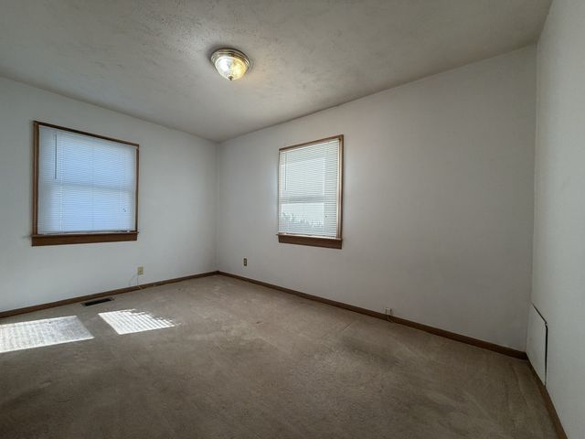 1827 Burry Circle Drive, Crest Hill, IL 60403