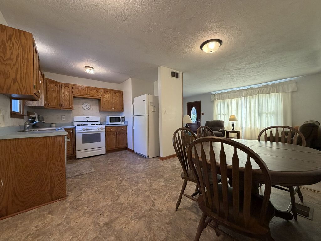 1827 Burry Circle Drive, Crest Hill, IL 60403 — photo 5
