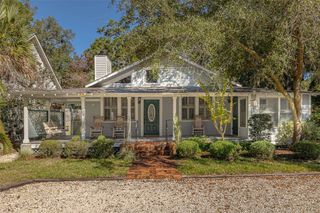 553 Magnolia Ave, St Simons Island, GA 31522