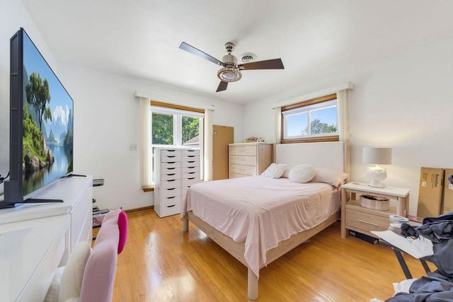 2035 E Howard AVENUE, Saint Francis, WI 53235