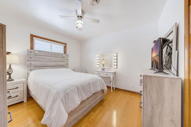 2035 E Howard AVENUE, Saint Francis, WI 53235