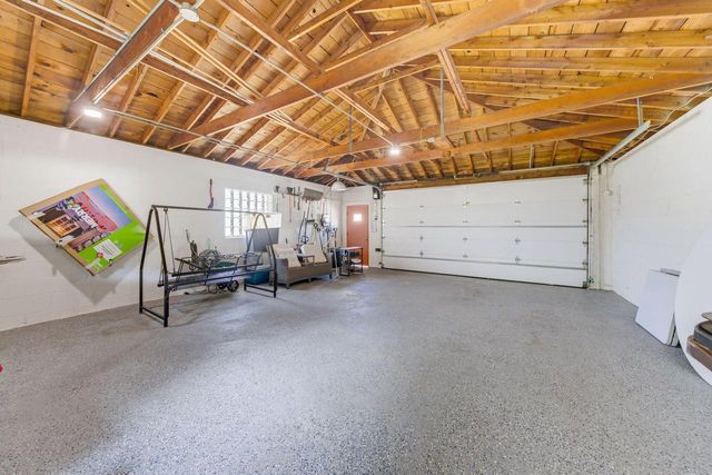 2035 E Howard AVENUE, Saint Francis, WI 53235