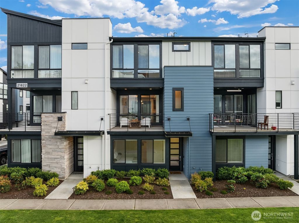 21822 25th Avenue SE #B, Bothell, WA 98021