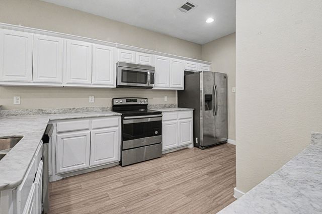 3538 Apple Valley Way, Dallas, TX 75227