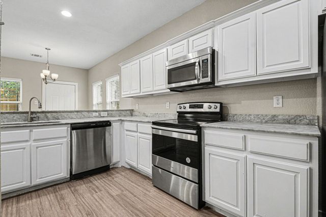 3538 Apple Valley Way, Dallas, TX 75227