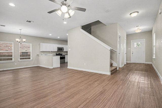 3538 Apple Valley Way, Dallas, TX 75227