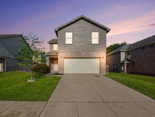 3538 Apple Valley Way, Dallas, TX 75227