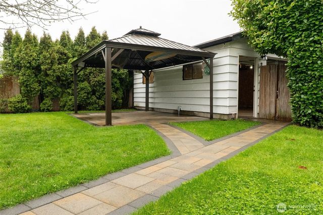 6630 S Warner Street, Tacoma, WA 98409