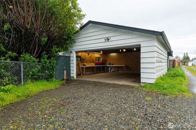 6630 S Warner Street, Tacoma, WA 98409