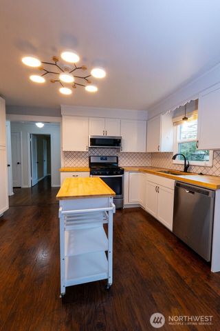 6630 S Warner Street, Tacoma, WA 98409